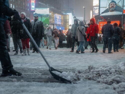 Zimska oluja u New Yorku, otkazane stotine letova