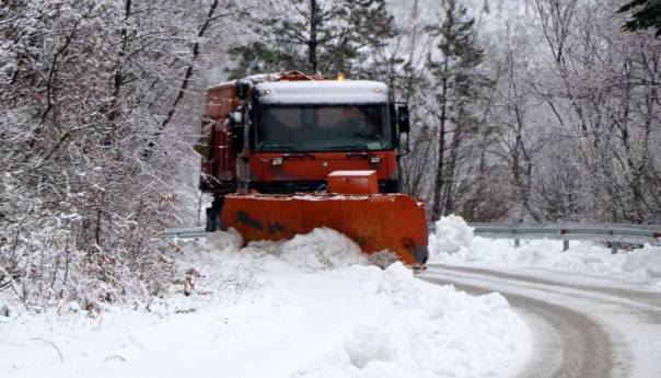 Zimska služba preduzeća 'Rad' spremna, ima dovoljno i posipnog materijala