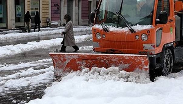 Zimska služba u Sarajevu: Na terenu 39 vozila i 115 radnika
