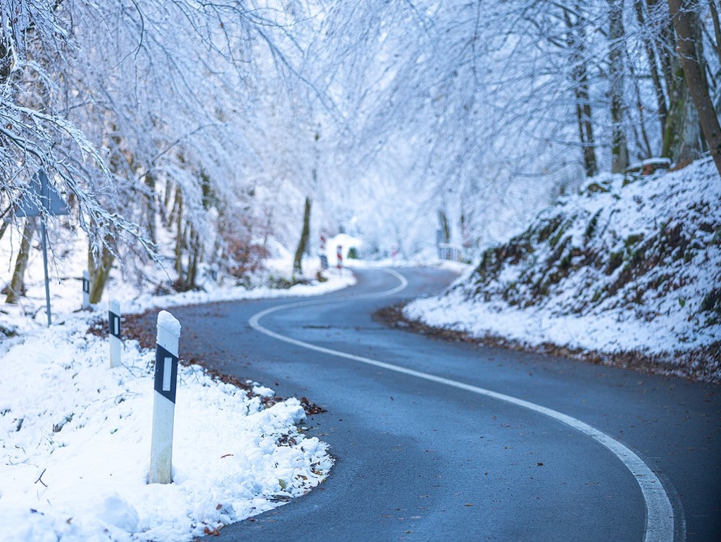 Zimski uslovi otežavaju saobraćaj širom BiH, negdje obustavljen saobraćaj