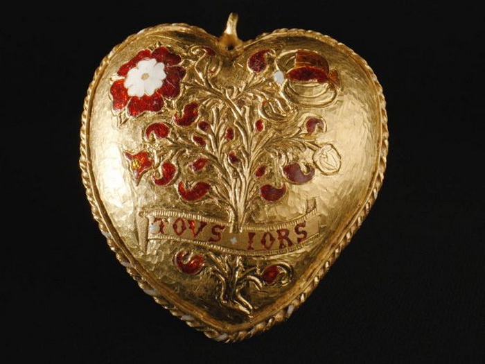 Zlatni privjesak Henryja VIII otkupljen za stalnu izložbu u Britanskom muzeju nakon više stoljeća