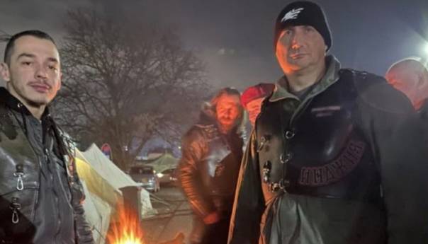 Zloglasni 'Noćni vukovi' boravili na barikadama na Kosovu