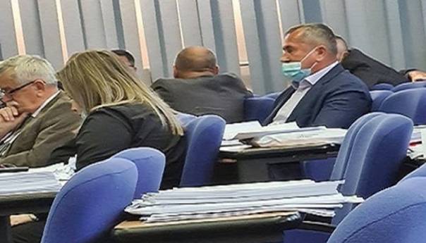 Zloupotreba bolovanja u političke svrhe u TK