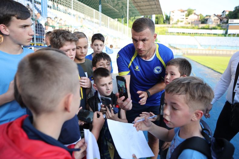 Zmajevi trenirali na Grbavici, Džeki skandirali da se vrati u Željezničar