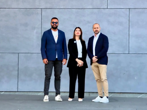 Znak “Sarajevo Meeting of Cultures” postavljen u Terminalu B Međunarodnog aerodroma Sarajevo