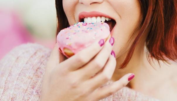Znakovi koji ukazuju da konzumirate puno šećera