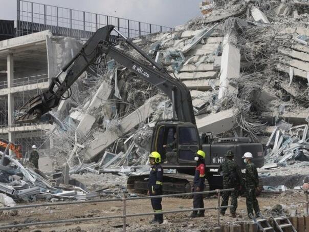 Znakovi života registrovani ispod ruševina srušene zgrade u Bangkoku