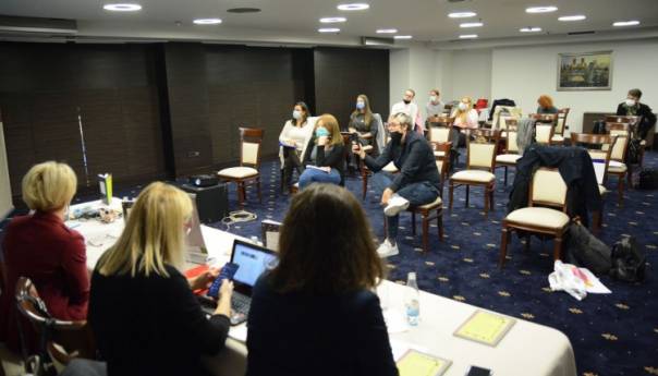 Znanje koje se prenosi online nefunkcionalno