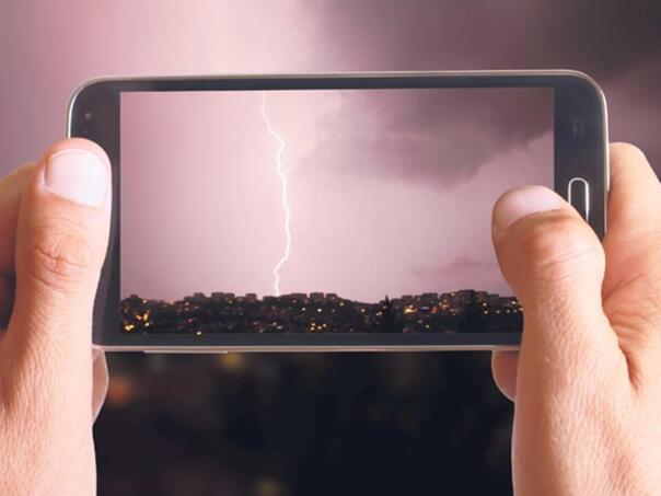 Znate li da mobitel može ekspodirati kada grmi?