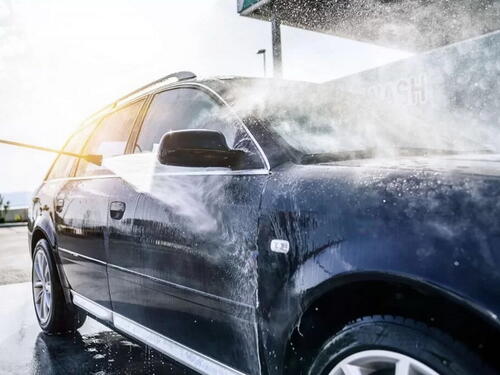 Znate li koliko često treba prati automobil zimi?