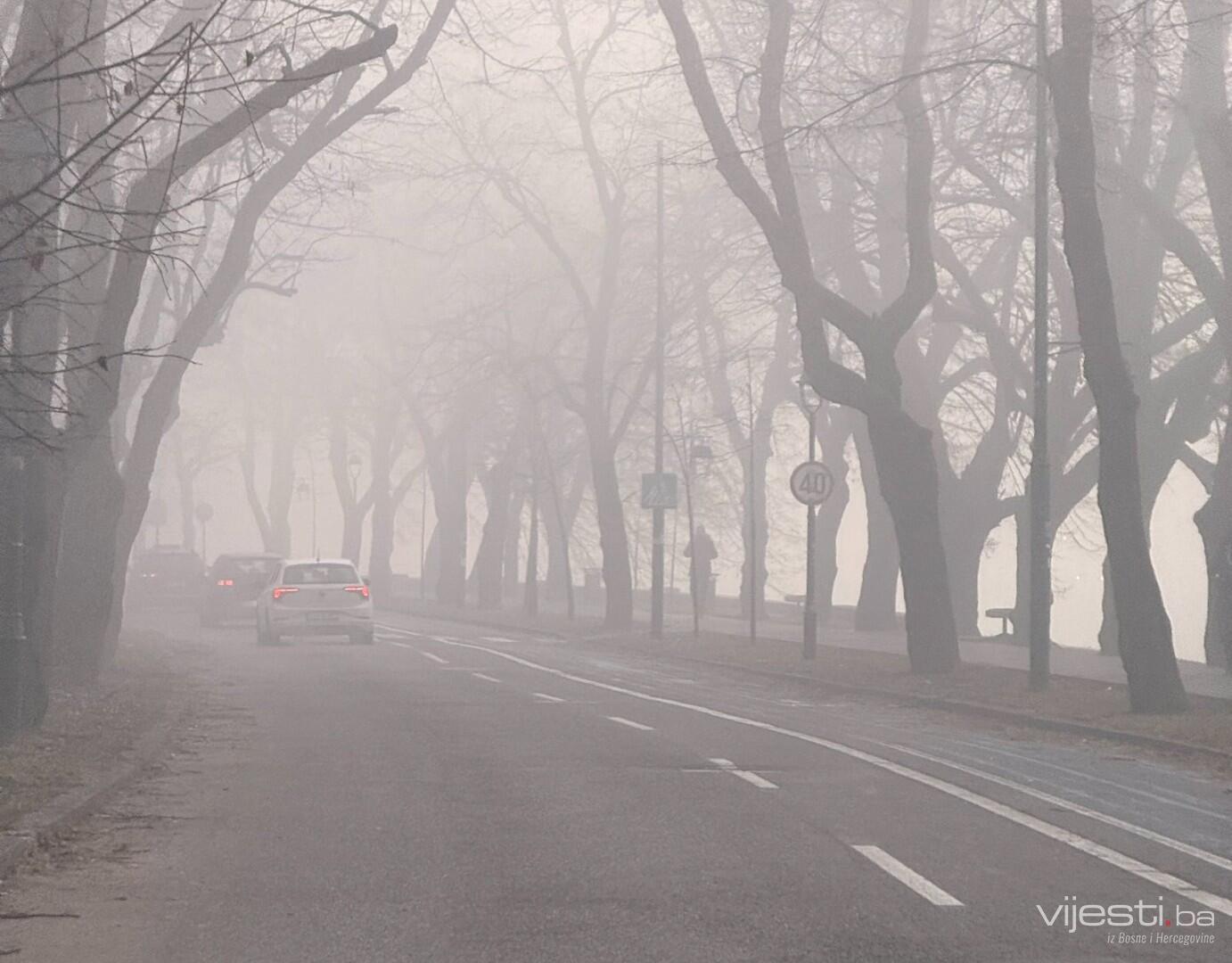 Zrak u Sarajevu i jutros nezdrav, maglovito jutro i upozorenja za građane