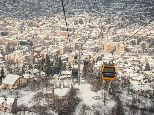 Zrak u Sarajevu znatno bolji: Grad pao na 67. mjesto liste najzagađenijih