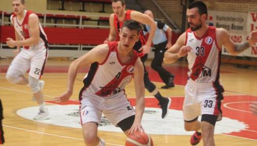 Zrinjski u dvorani Bijeli Brijeg nema istaknutu zastavu BiH, ni obruči nisu na pravoj visini