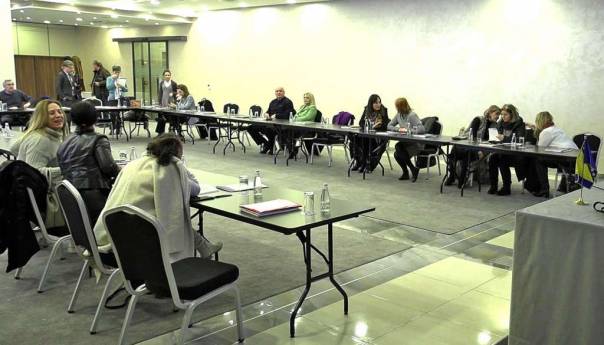 Žrtve porodičnog nasilja mlađe osobe i djeca od 8 do 14 godina