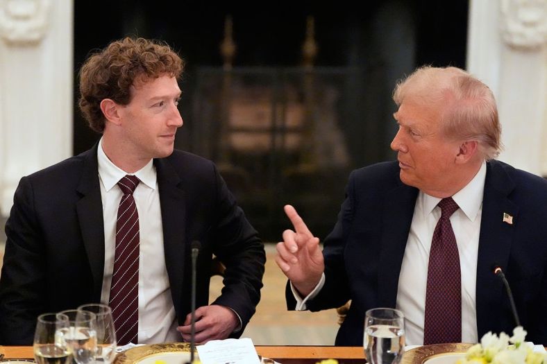 Zuckerberg imao nezgodan trenutak pred Trumpom: "Žao mi je"