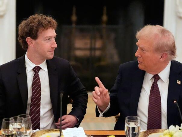 Zuckerberg imao nezgodan trenutak pred Trumpom: "Žao mi je"