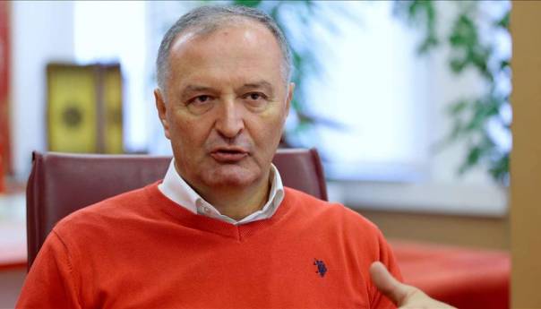 Helez i njegova porodica zaraženi koronavirusom