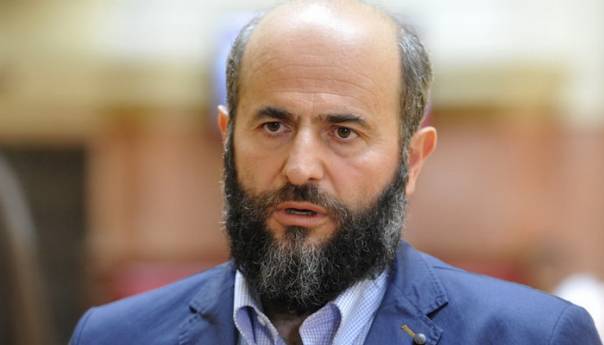 Zukorlić: Pozvat ću narod u Sandžaku da kupi oružje i brani se