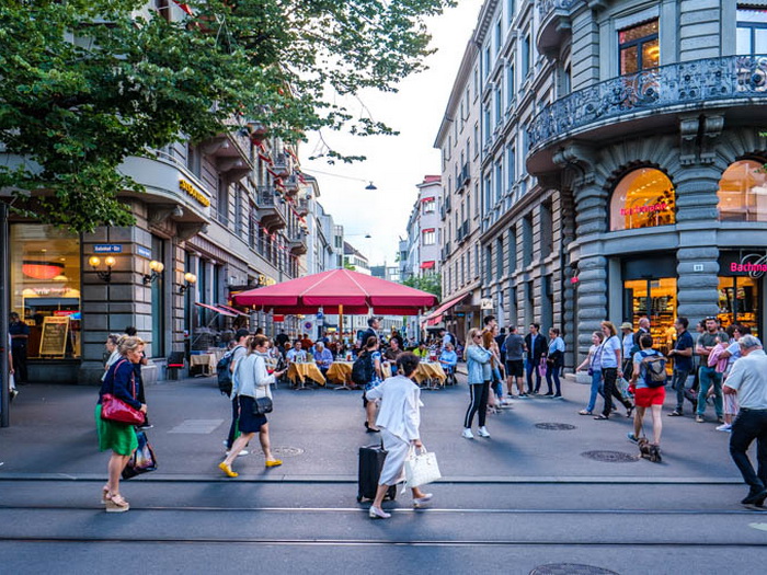 Zurich testira radnu sedmicu od 35 sati, plate ostaju iste
