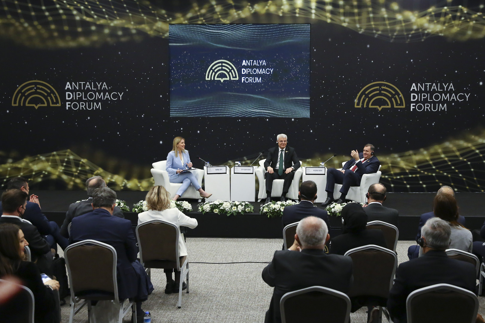 Žustra polemika Dodika i Džaferovića na panelu u Turskoj