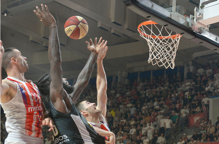 Zvezda slavila protiv Partizan i izborila četvrtu utakmica