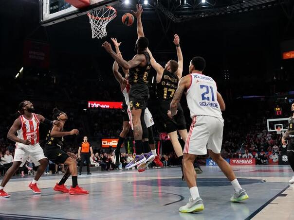 Zvezda u dramatičnoj utakmici pobijedila Baskoniju