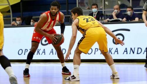 Zvezda u drugom poluvremenu slomila otpor Splita