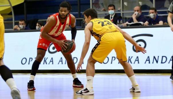 Zvezda u drugom poluvremenu slomila otpor Splita