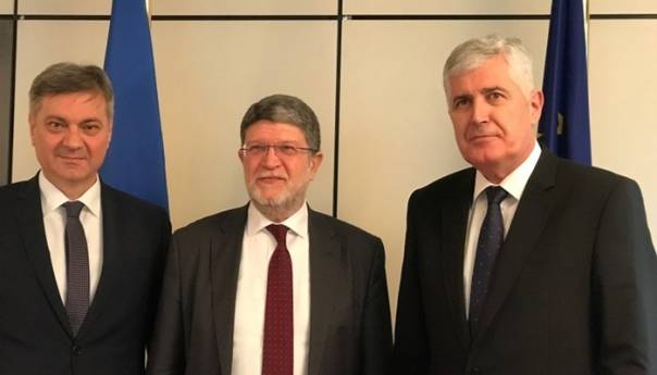 Zvizdić i Čović s Piculom: Opredijeljenost za članstvo BiH u EU