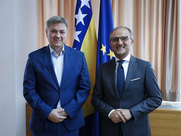 Zvizdić i šef delegacije EU o političkoj situaciji i evropskom putu BiH