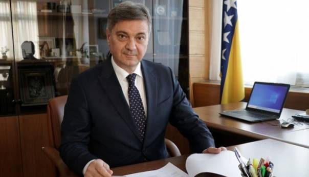 Zvizdić platu za mart uplaćuje bolnici 'Dr. Safet Mujić' u Mostaru