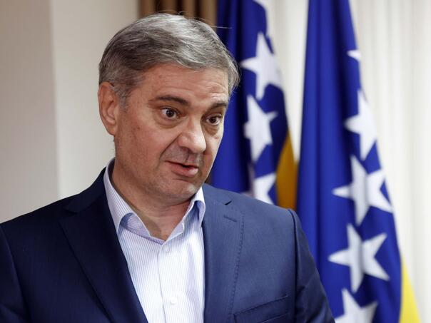 Zvizdić: Pozivam NATO snage da se rasporede kod Brčkog