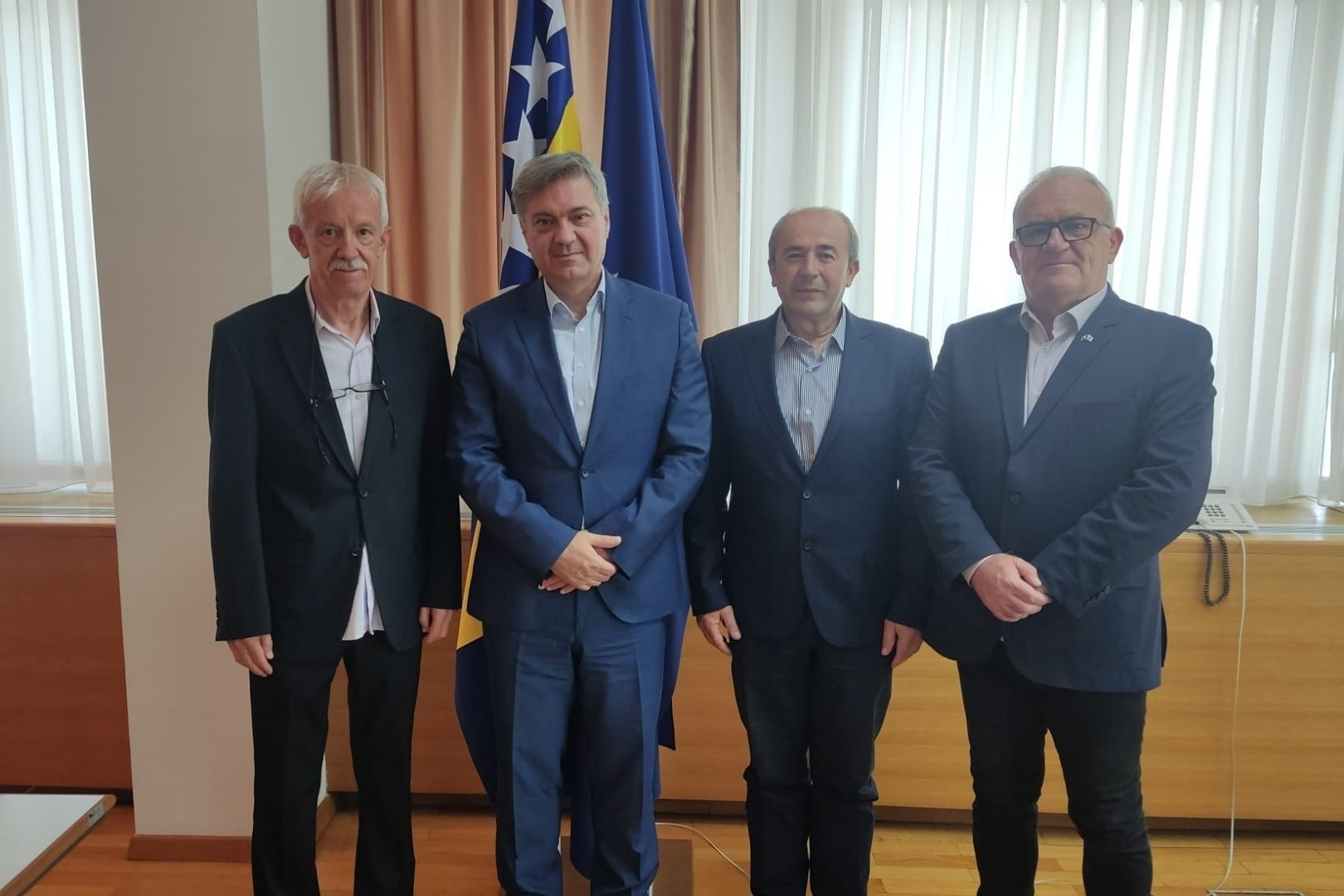 Zvizdić sa generalima BiH: Državna imovina mora biti u potpunosti zaštićena