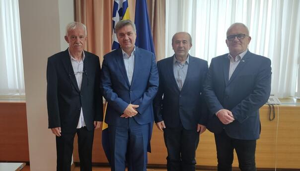 Zvizdić sa generalima BiH: Državna imovina mora biti u potpunosti zaštićena