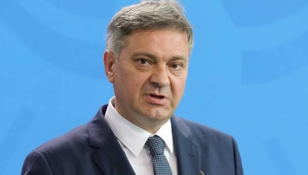 Zvizdić traži direktnu nabavku vakcina protiv COVID-a