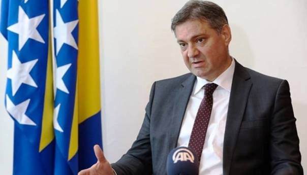 Zvizdić uputio u proceduru Prijedlog zakona o zaštiti državnih simbola