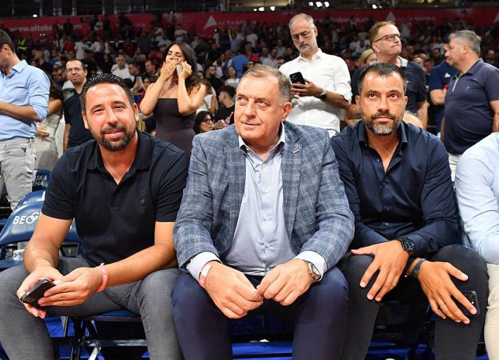 Zvižduci u Areni: Vučića i Dodika se više niko ne plaši