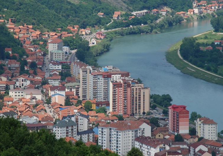 Zvorničani uhapšeni zbog svađe ispred lokala