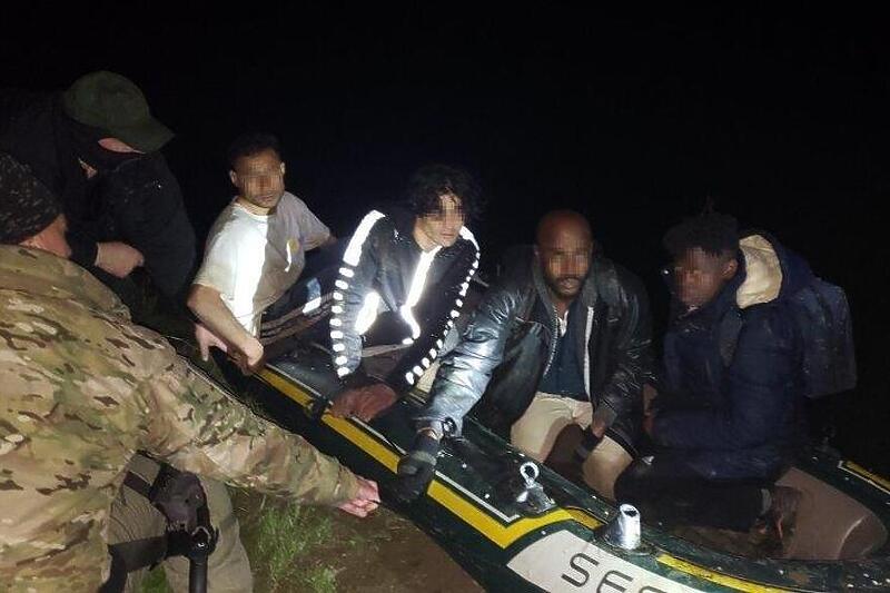 Zvornik: Granična policija presrela čamac s 11 migranata iz Srbije