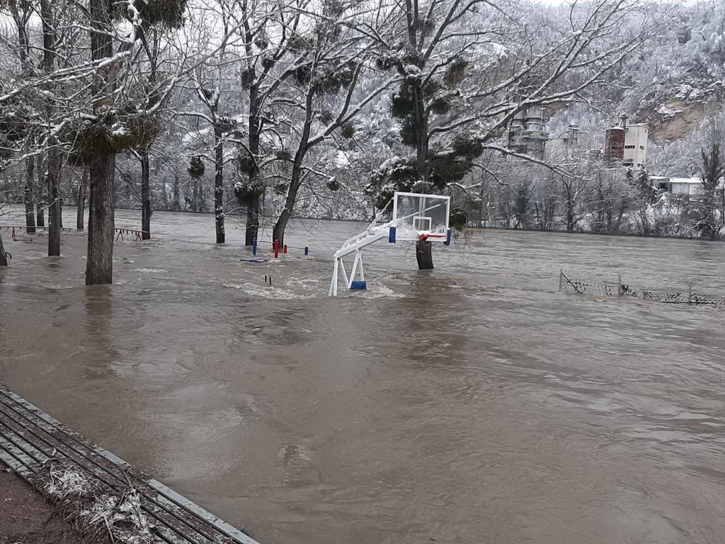 Zvornik: Rijeka Drina u blagom opadanju